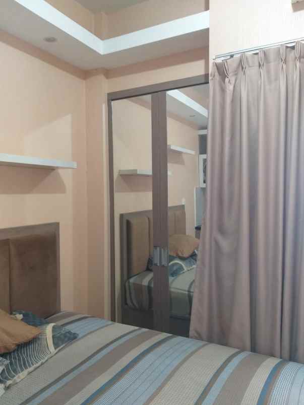 sewa apartment green pramuka city bangunan bagus