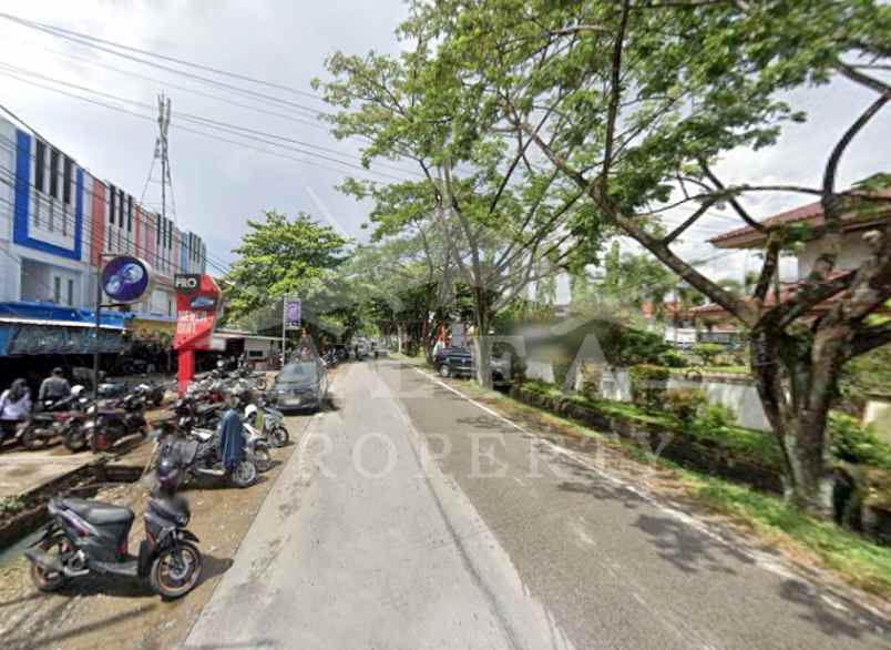 sewa murah ruko siap pakai halaman luas pusat kota