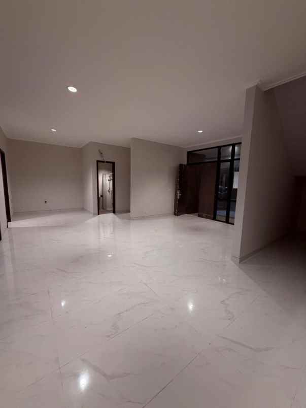 sewa rumah cluster kuningan village pik