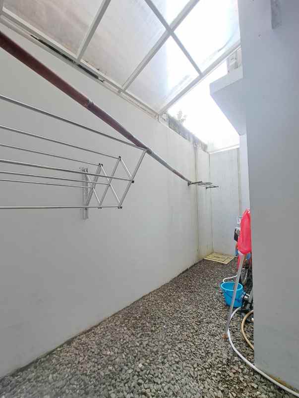 termurah rumah cantik 2 lantai di komplek graha cinere