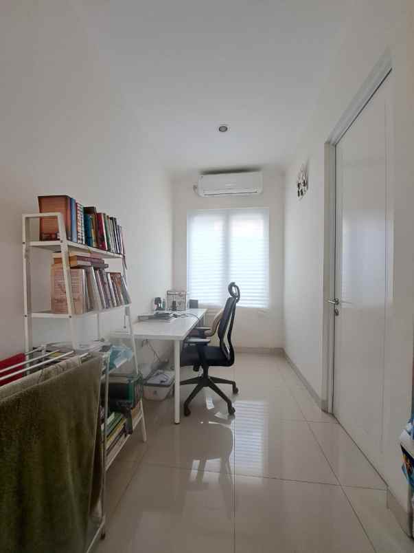 termurah rumah cantik 2 lantai di komplek graha cinere