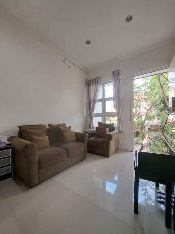 termurah rumah cantik 2 lantai di komplek graha cinere