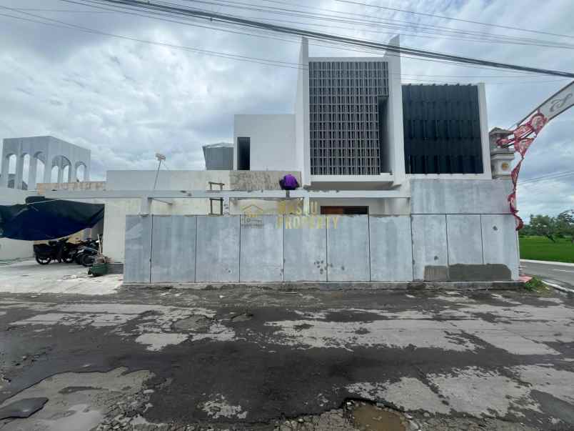 villa modern private pool di kawasan palagan sleman