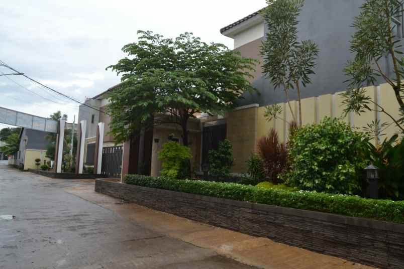 villa pondok gede jatimurni