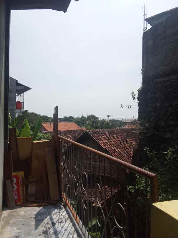 bisa nego dijual rumah 3 lantai di daerah mangkang