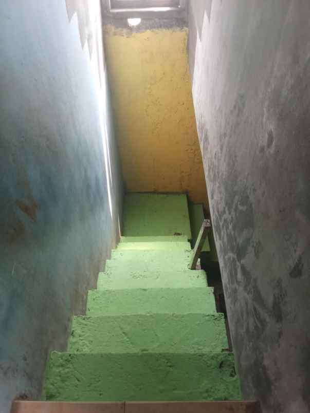 bisa nego dijual rumah 3 lantai di daerah mangkang