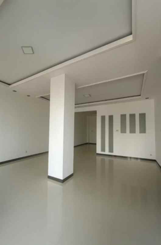 cluster ifolia 2 lt rooftop semi chika