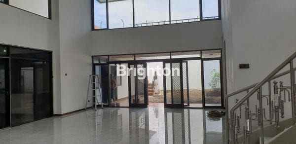 dharmahusada indah 2 lantai siap huni