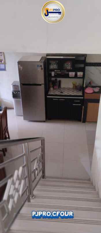 dijual 1 unit rumah 2 lantai di griya karawaci