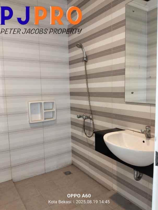 dijual 1 unit rumah di summarecon bekasi