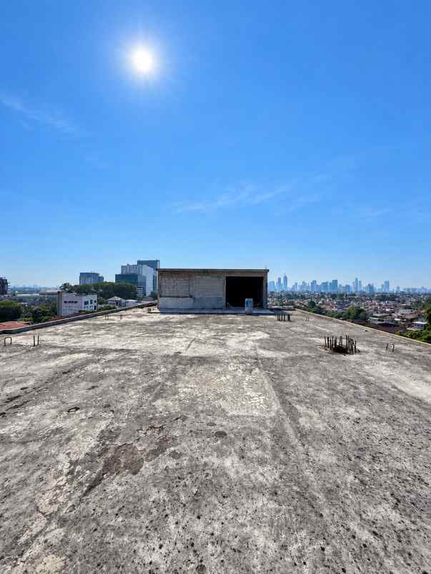 dijual gedung baru jalan utama di otista jakarta timur