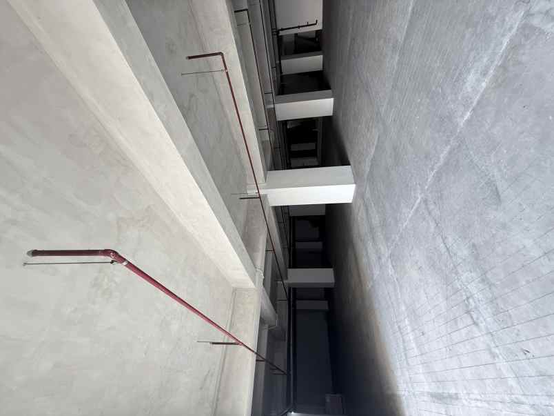 dijual gedung baru jalan utama di otista jakarta timur