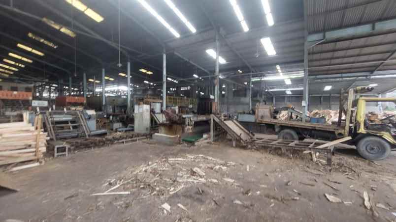 dijual gudang ex pabrik kayu di jombang