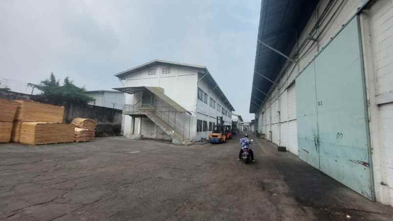 dijual gudang ex pabrik kayu di jombang