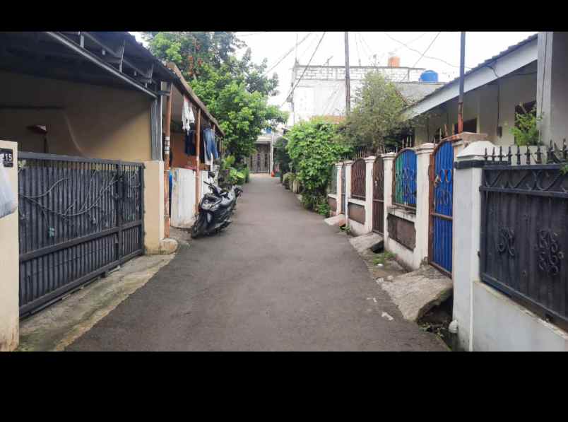 dijual kost jl raya pondok jati jurang