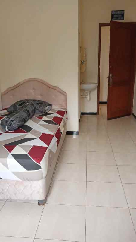 dijual kost jl siwalankerto dukuh