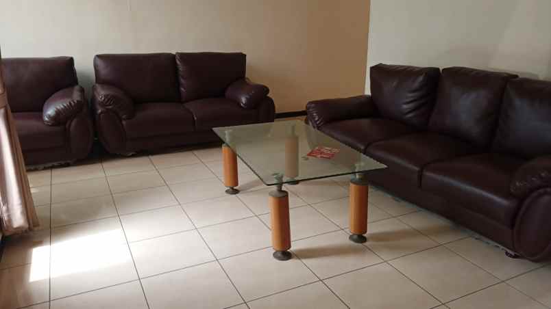 dijual kost jl siwalankerto dukuh