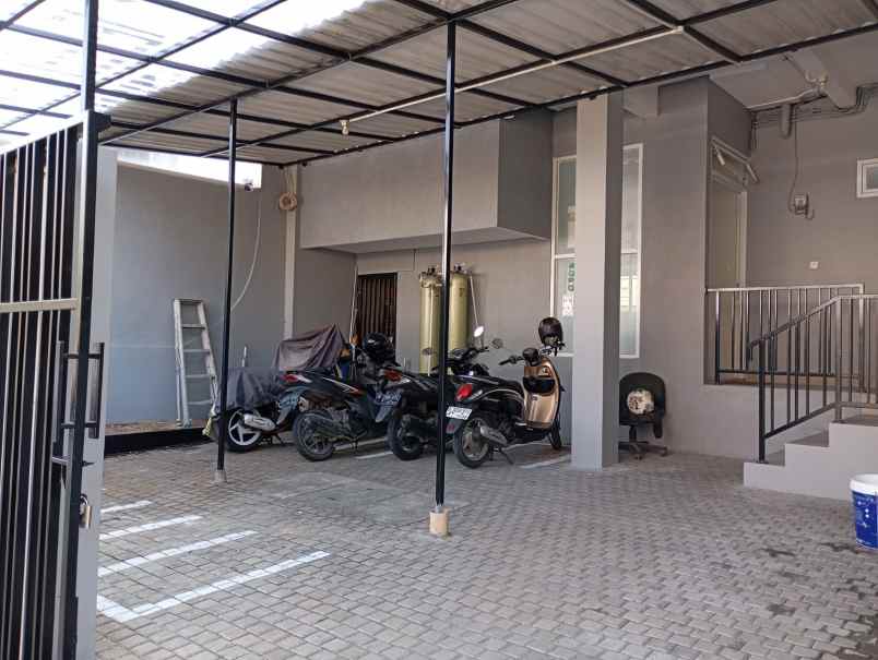 dijual kost jl taman palem lestari