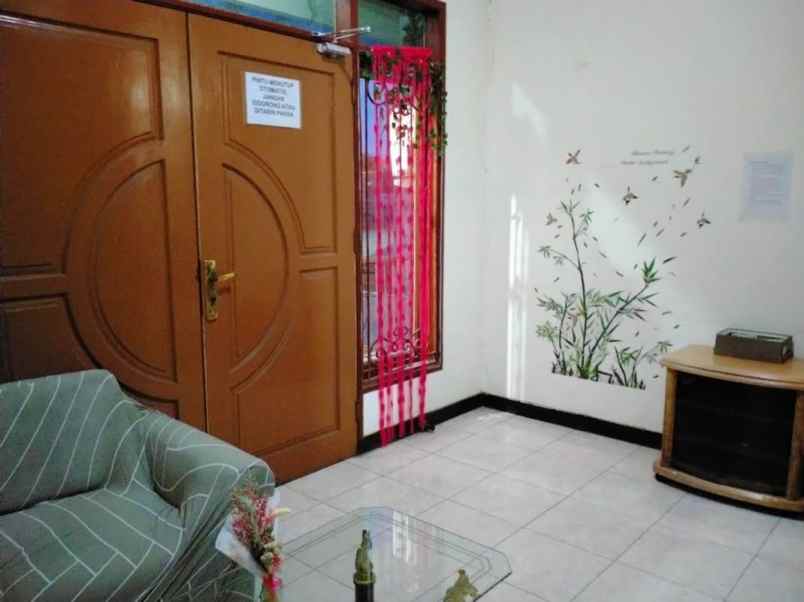 dijual kost jl tenggilis mejoyo