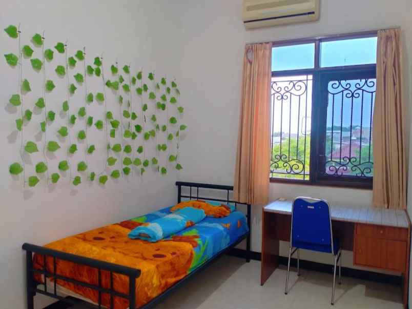 dijual kost jl tenggilis mejoyo