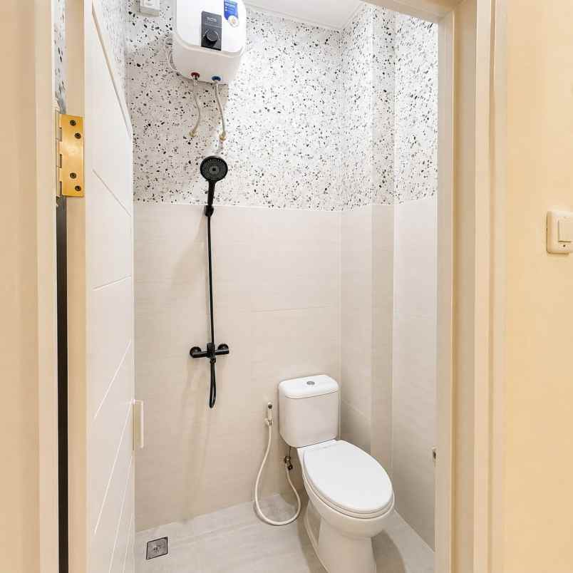 dijual kost keagungan kota jakarta