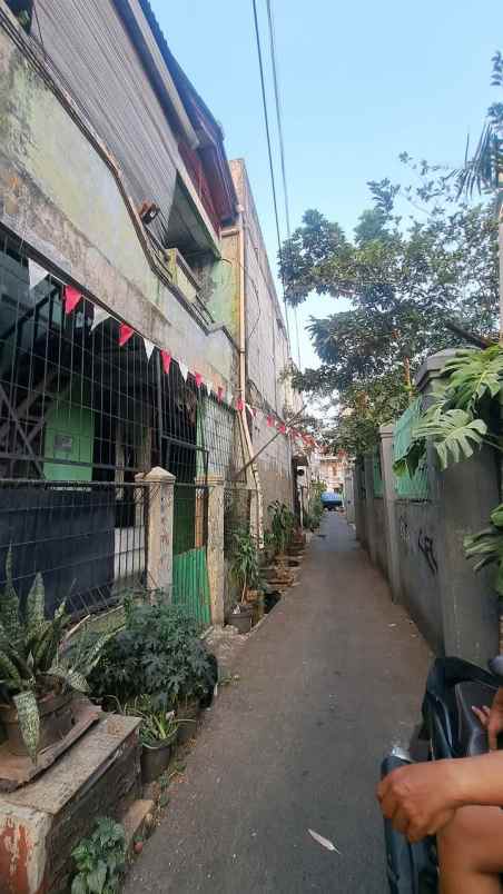 dijual kost kemanggisan