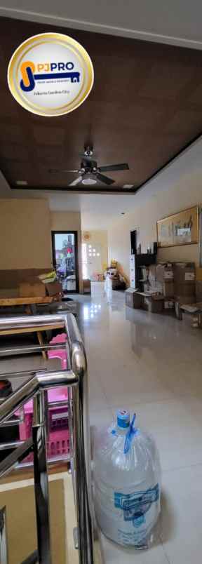 dijual ruko 3lantai pinggir jalan di duta bumi bekasi