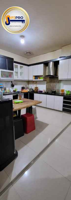 dijual ruko 3lantai pinggir jalan di duta bumi bekasi