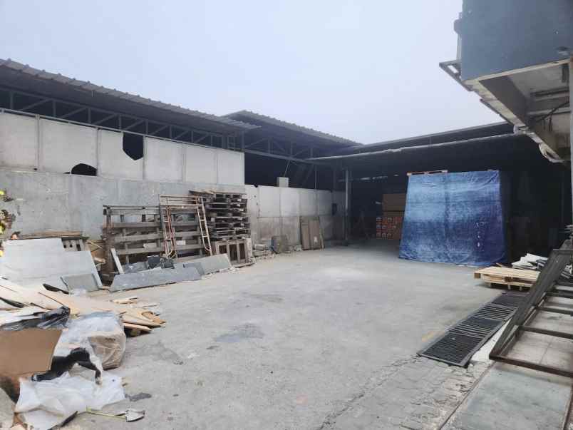 dijual ruko gudang kantor jalan husein sastranegara