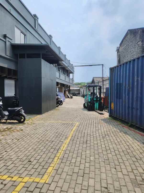 dijual ruko gudang kantor jalan husein sastranegara