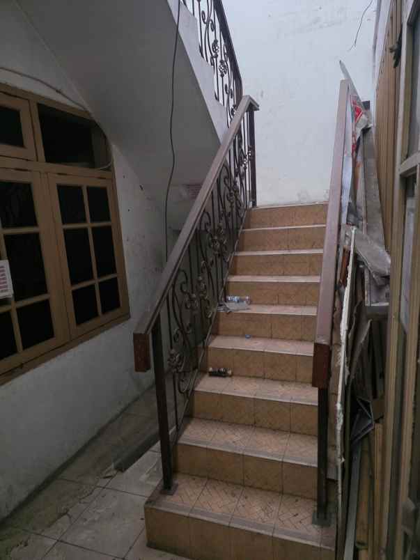 dijual ruko gudang kantor jalan raya wiyung