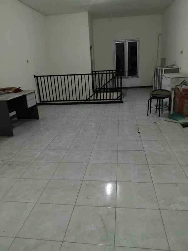 dijual ruko gudang kantor komplek ruko raya sememi