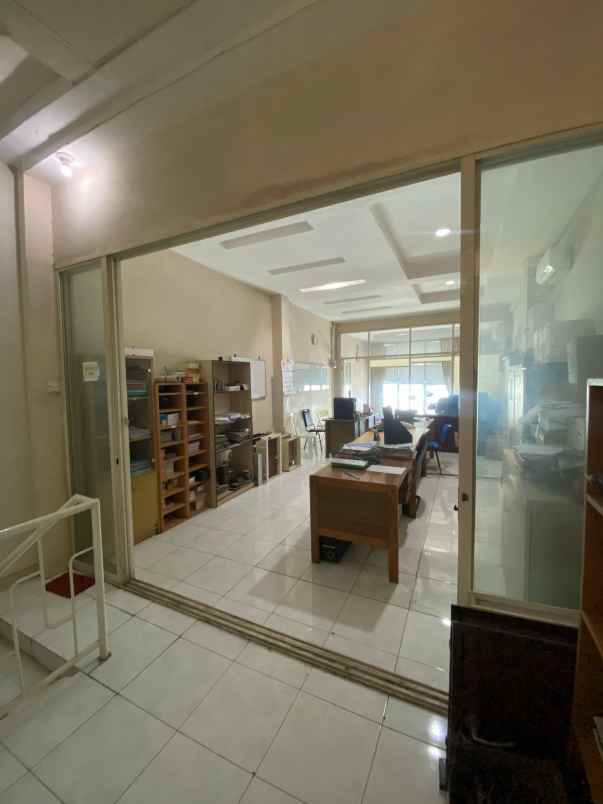 dijual ruko gudang kantor manyar