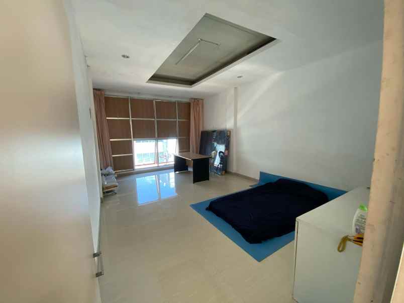 dijual ruko gudang kantor manyar