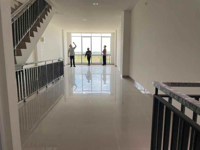 dijual ruko gudang kantor ruko la riviera pik2 kota