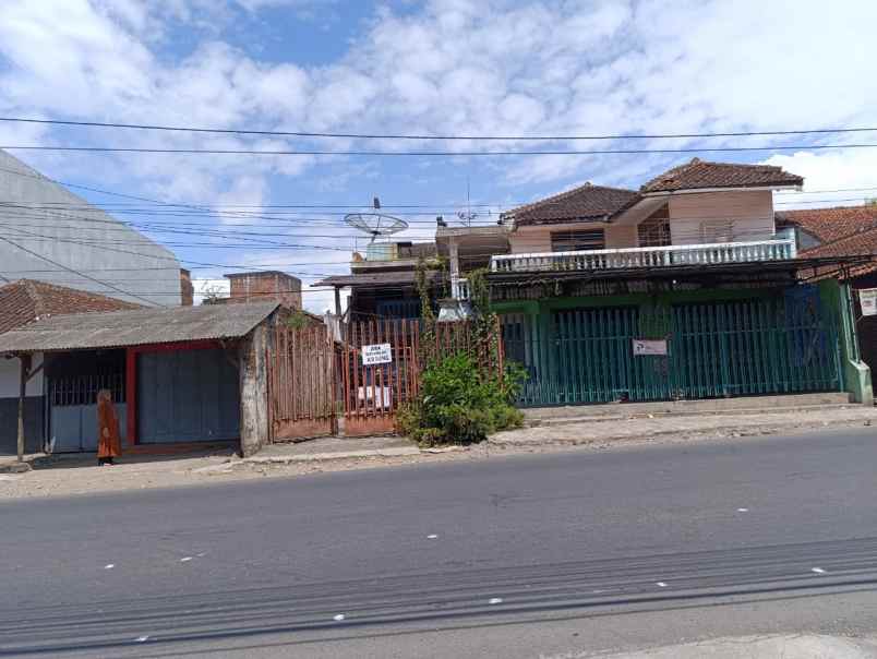 dijual rumah 123 jalan raya alun alun