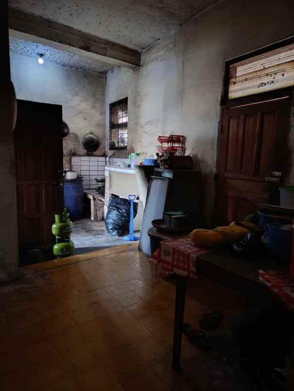 dijual rumah 123 jalan raya alun alun