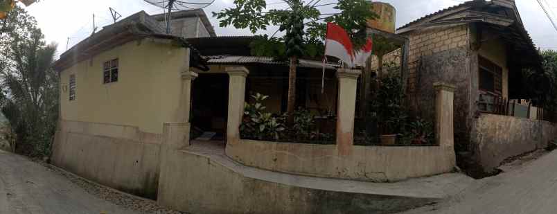 dijual rumah 2 lantai