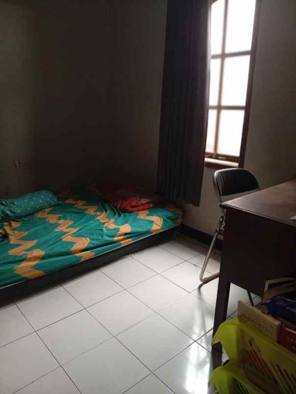 dijual rumah 2 lantai di pusat kota bandung
