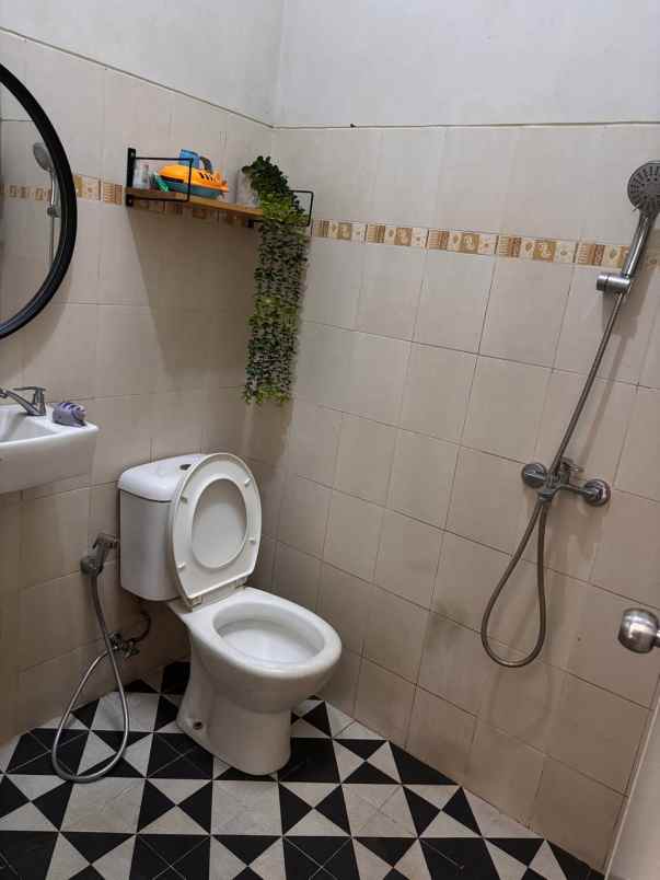 dijual rumah 2 lantai lokasi saxophone kota malang