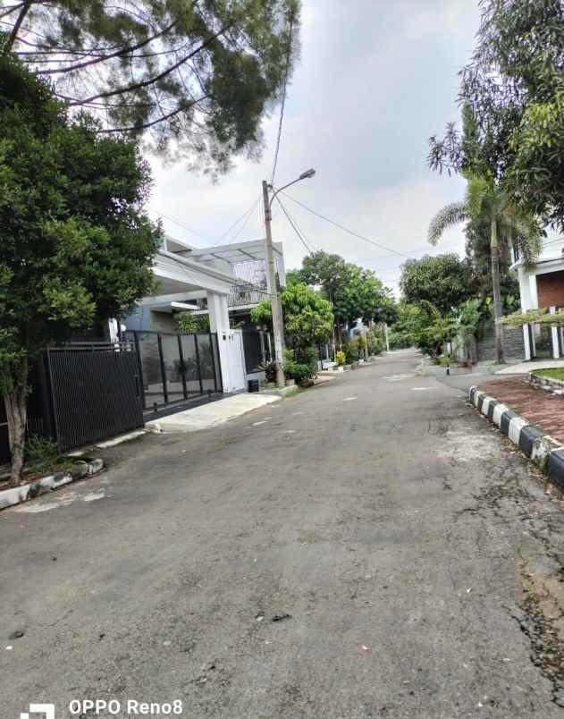 dijual rumah arcamanik endah