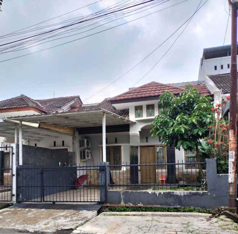 dijual rumah arcamanik endah