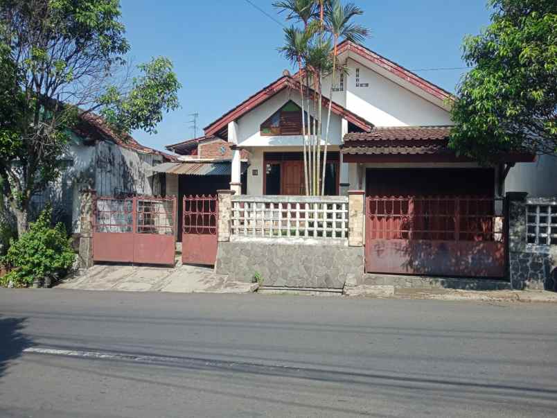 dijual rumah arcawinangun