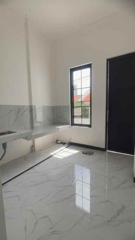 dijual rumah babatan pantai timur