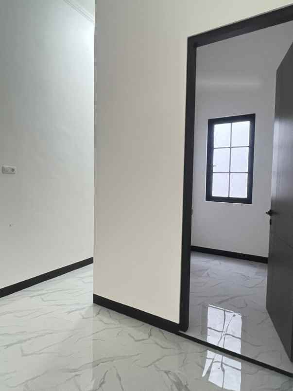 dijual rumah babatan pantai timur