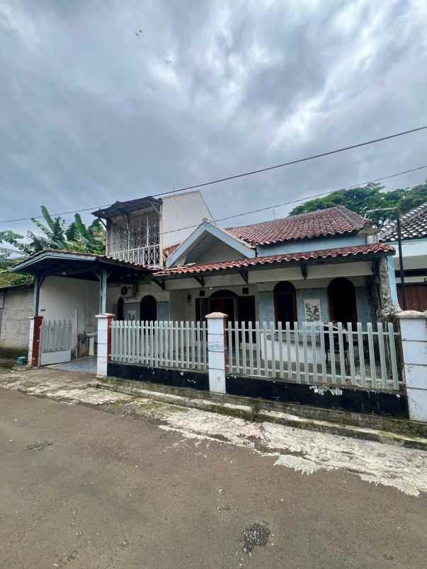 dijual rumah bagus 1 5 lantai di bondongan kota bogor