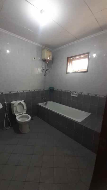 dijual rumah bagus lokasi grand wisata bekasi