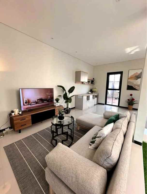 dijual rumah baru lokasi perum araya golf malang