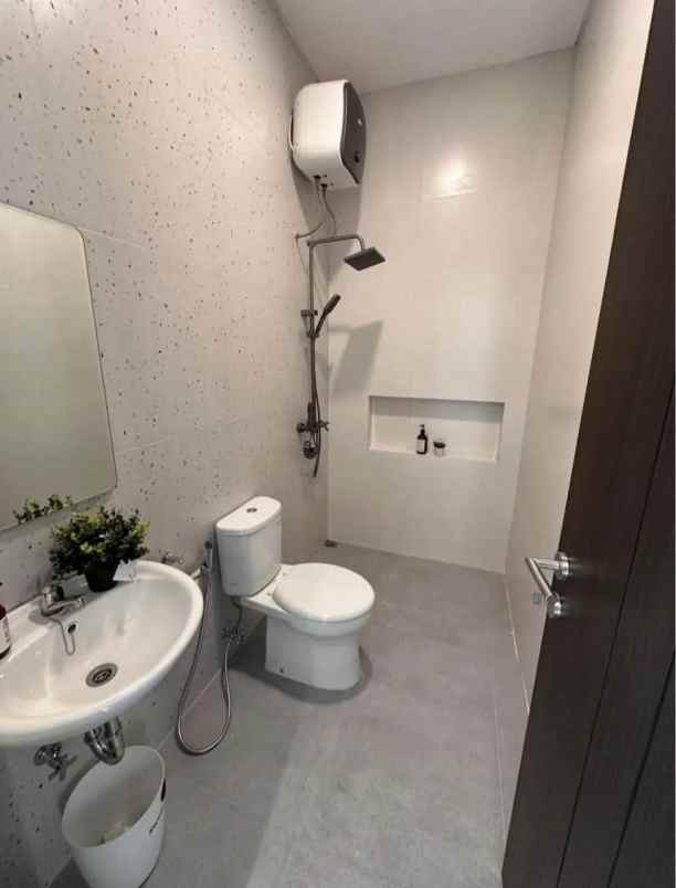 dijual rumah baru lokasi perum araya golf malang