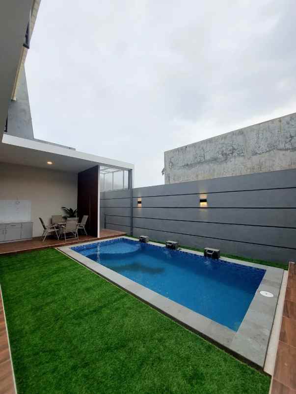 dijual rumah baru lokasi perum araya golf malang